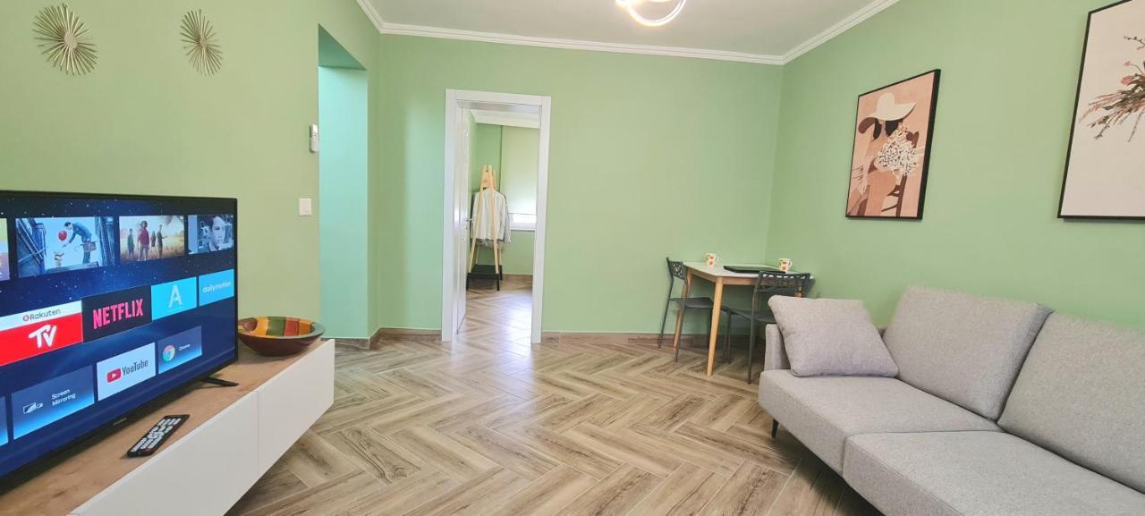 2V1 - Blloku Zy Apartman Tirana Kültér fotó
