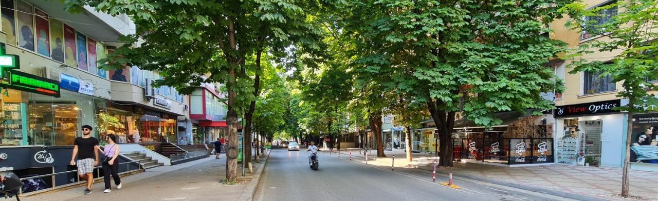 2V1 - Blloku Zy Apartman Tirana Kültér fotó